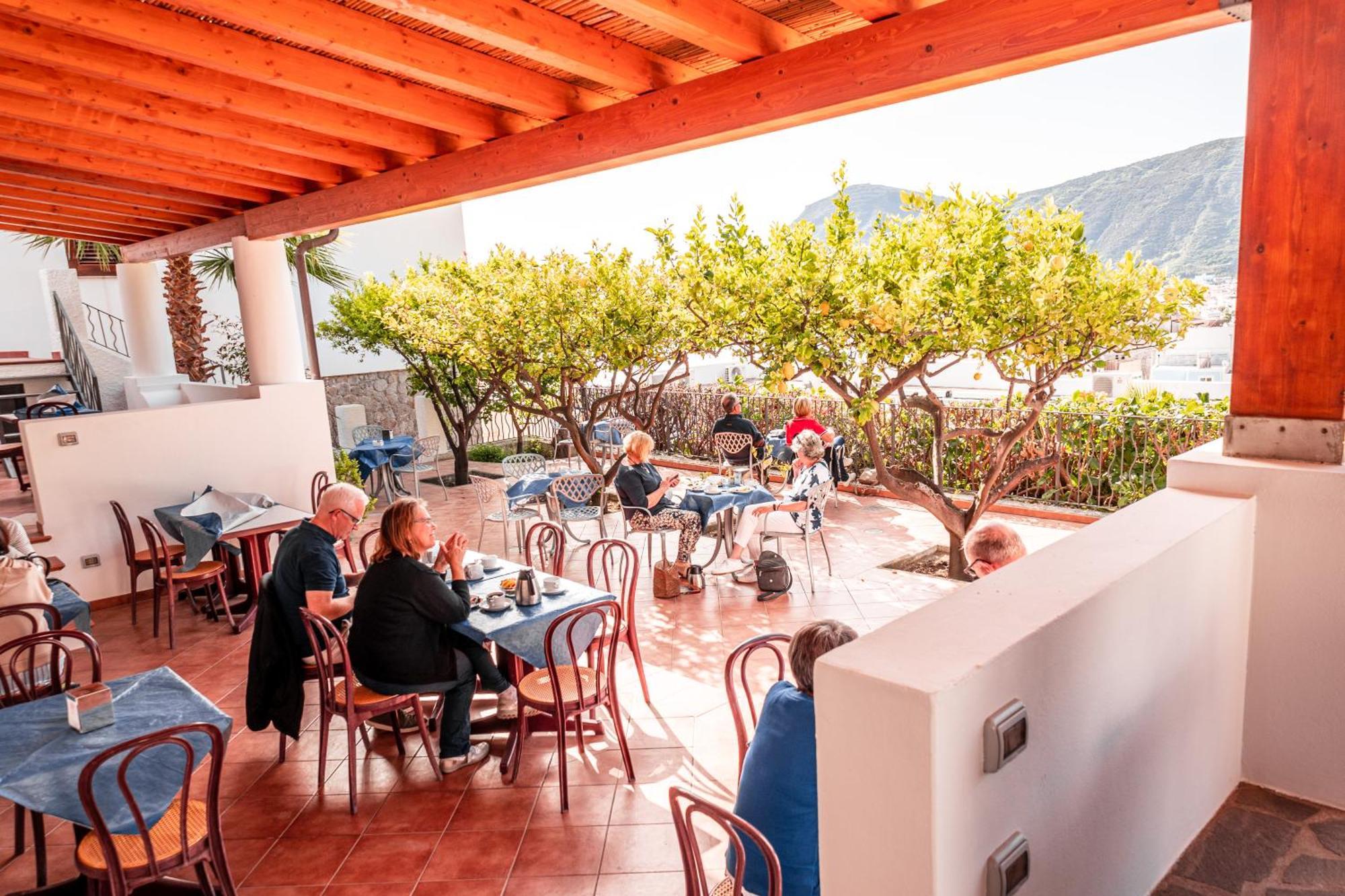 Hotel Residence La Villetta Canneto  Buitenkant foto